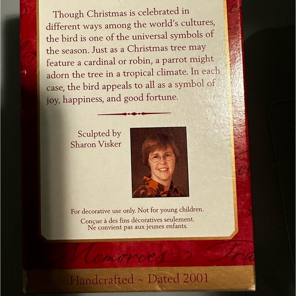 2001 Hallmark Keepsake Ornament - Christmas Parrot - Picture 2 of 4